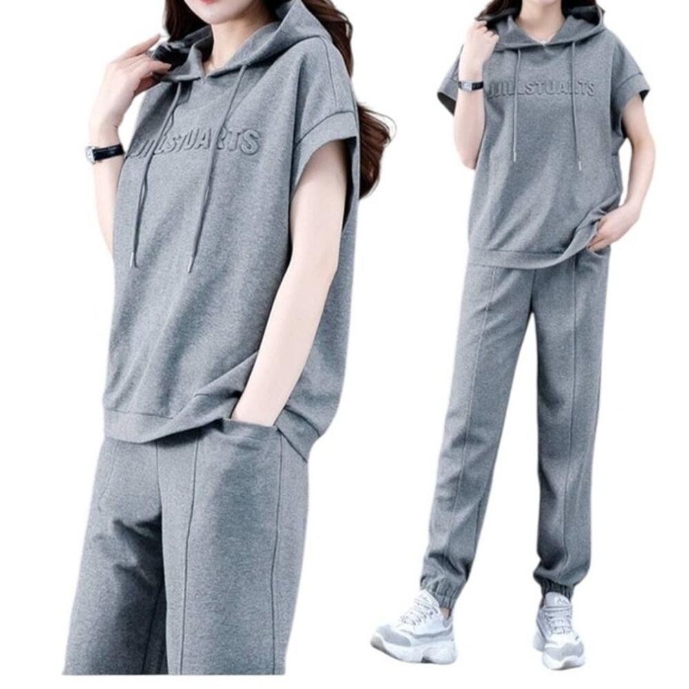 NWOT ~ Gray 2 piece Sweatsuit with raised lettering JJILLSTUARTS ~ Womans MEDIUM